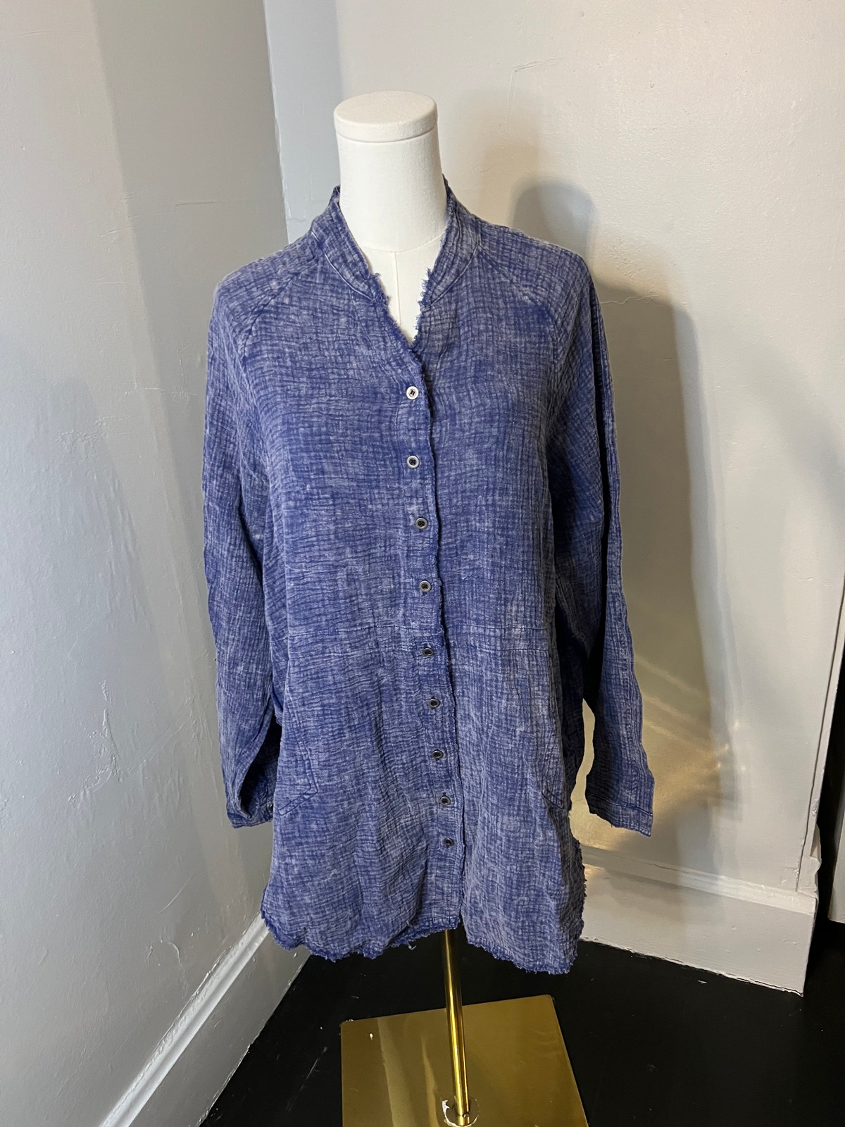 Bibi Blue Gauze Oversized Button-Down Top Size Small (B160310)